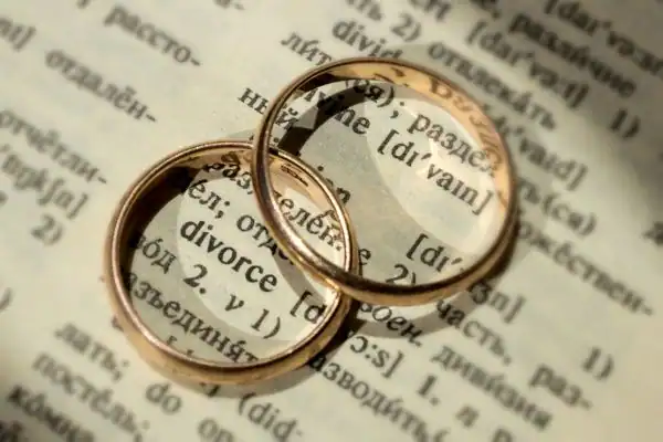Image of rings removed before divorce mediation Lytham St Annes
